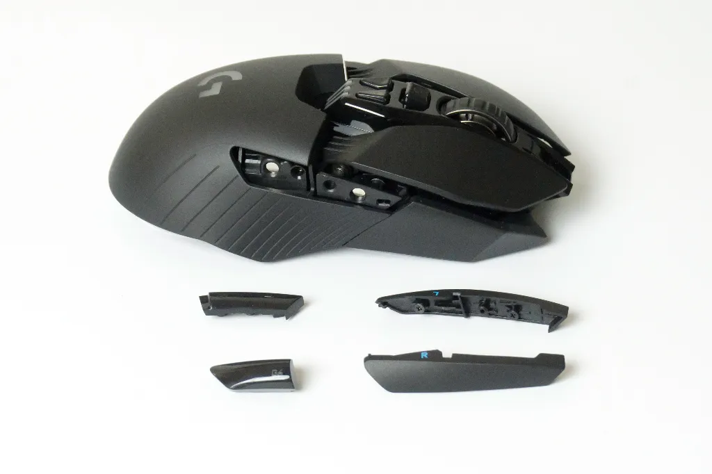 logitech-g903-side-buttons.webp